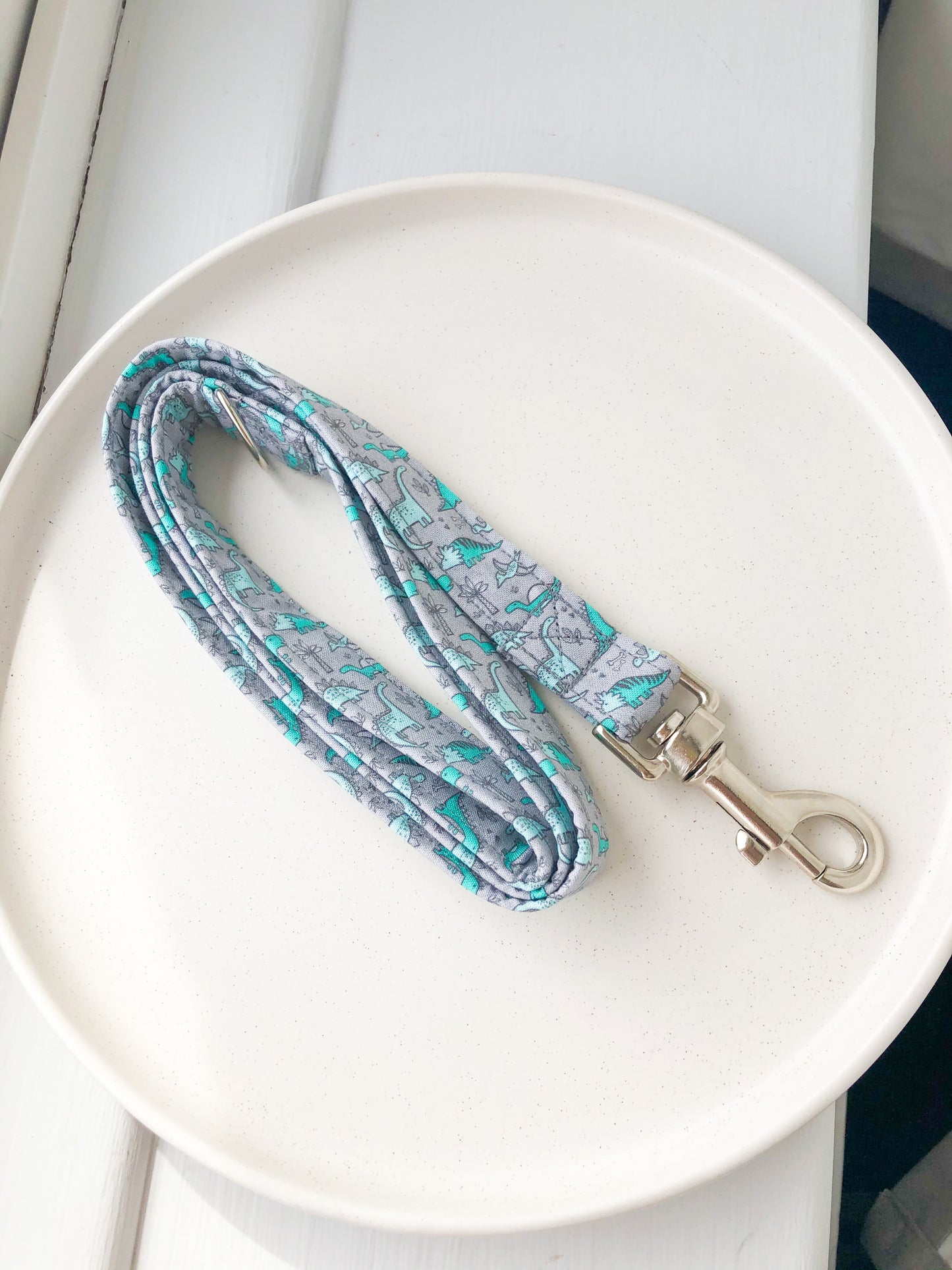 Green/Blue Tiny Dino’s on Grey Fabric Lead