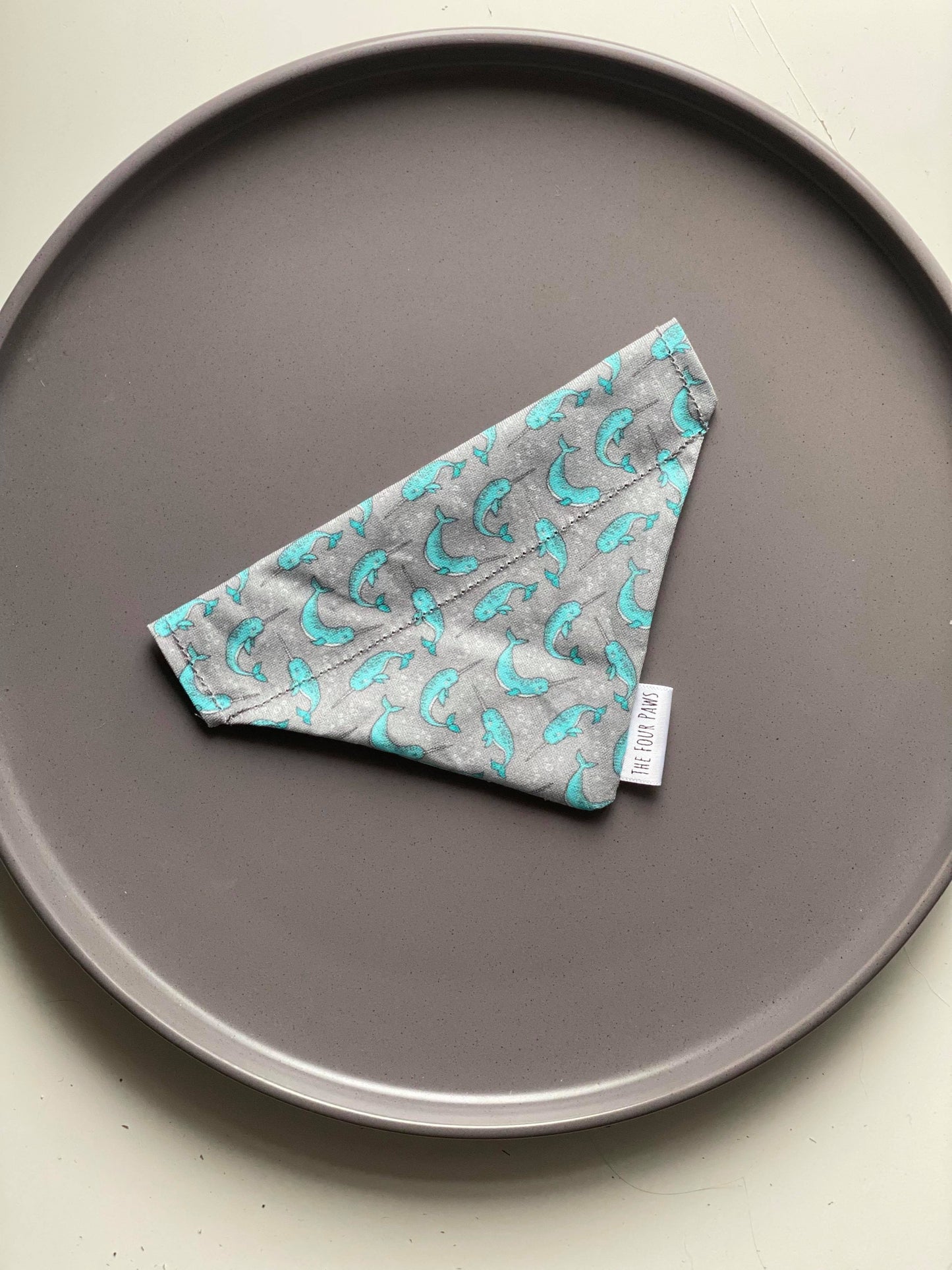 Whale of a time Bandana, Over the collar