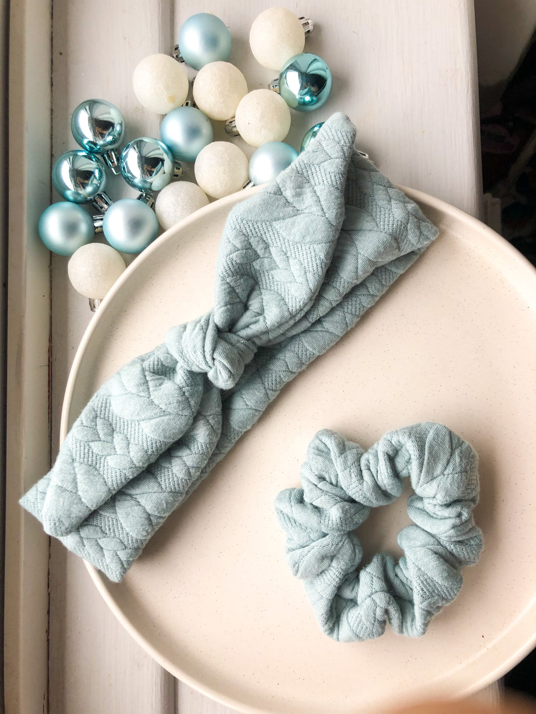 Cable knit scrunchie and headband set